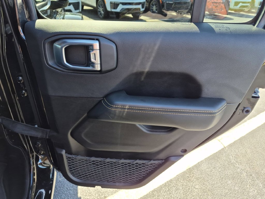 Certified 2026 Jeep Wrangler Unlimited Sahara AWD/4WD image 25