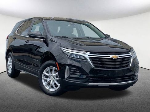 Used 2022 Chevrolet Equinox LT image 2