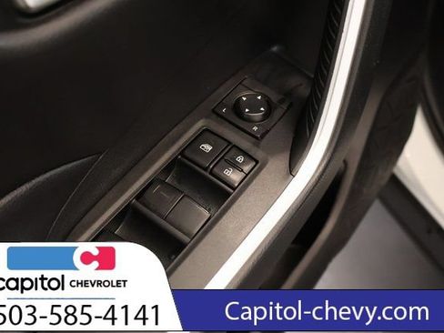 Used 2020 Toyota RAV4 XLE w/ Carpet Mat Package AWD/4WD image 11