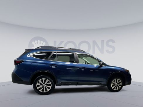 Used 2022 Subaru Outback Premium image 13
