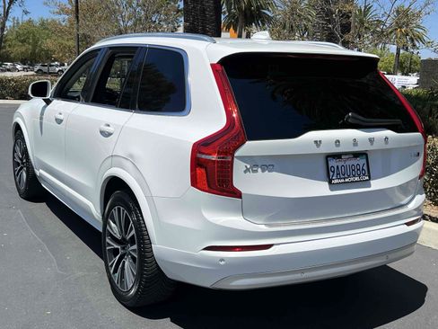 Used 2022 Volvo XC90 T5 Momentum AWD/4WD image 2