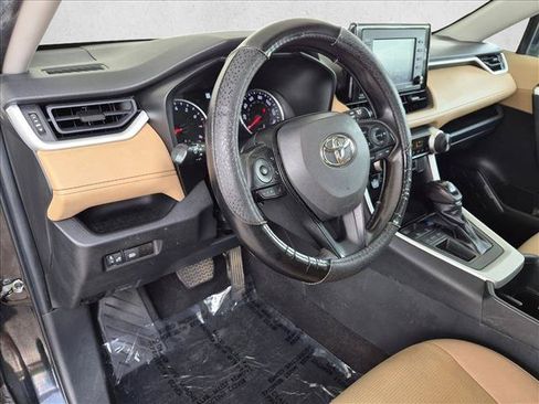 Used 2022 Toyota RAV4 LE FWD image 10