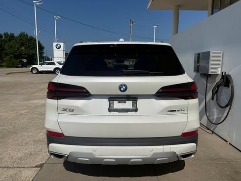 Used 2024 BMW X5 xDrive50e w/ M Sport Package AWD/4WD image 4
