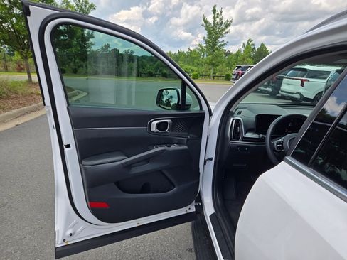 Used 2025 Kia Sorento S w/ Panoramic Sunroof Package FWD image 20