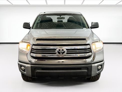Used 2016 Toyota Tundra SR5 w/ SR5 Upgrade Package RWD image 2