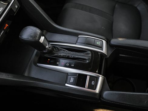 Used 2019 Honda Civic Touring image 26