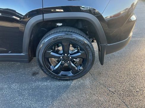 New 2025 Jeep Grand Cherokee Altitude w/ Trailer Tow Package image 3