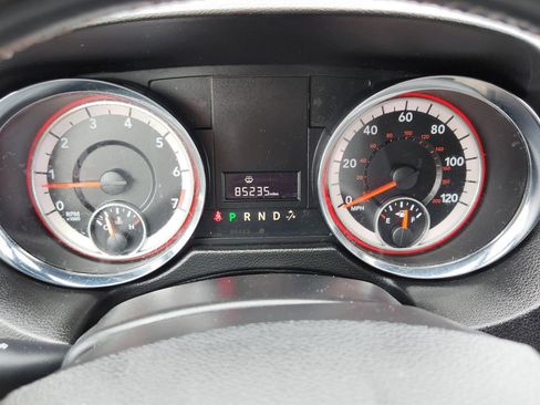 Used 2019 Dodge Grand Caravan SXT FWD image 15
