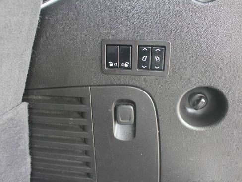Used 2018 GMC Yukon SLT AWD/4WD image 48