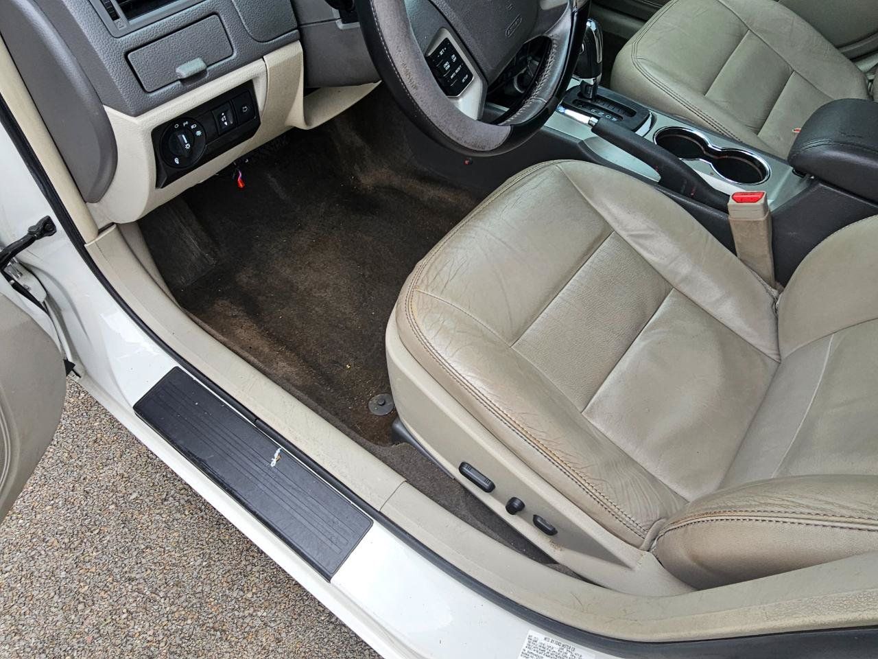 Used 2012 Ford Fusion SEL FWD image 22