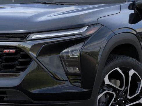 New 2025 Chevrolet Trax RS image 10