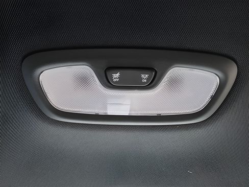Used 2025 Chevrolet Trax RS w/ Driver Confidence Package FWD image 28