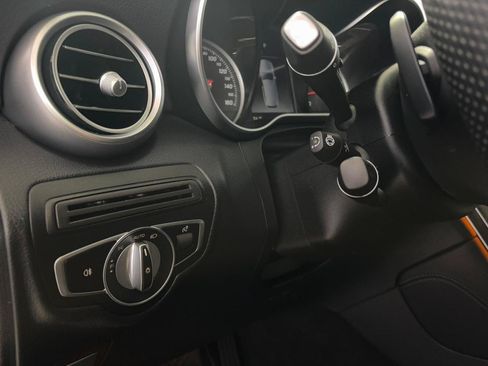 Used 2019 Mercedes-Benz GLC 300 4MATIC image 14