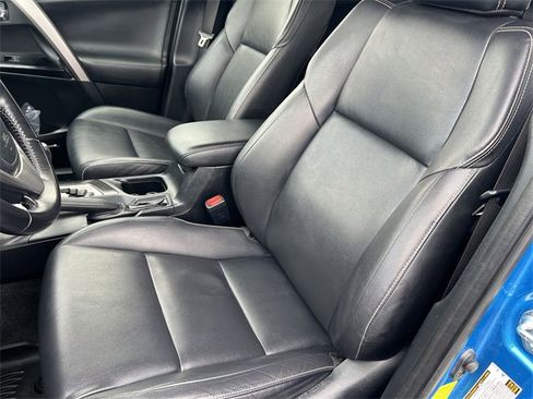 Used 2016 Toyota RAV4 Limited w/ Advanced Technology Package image 27