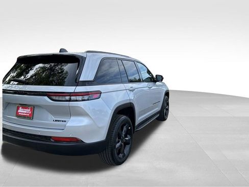 New 2025 Jeep Grand Cherokee Limited w/ Luxury Tech Group II image 6