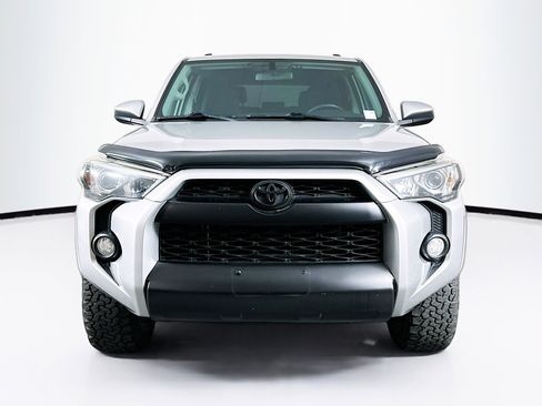 Used 2017 Toyota 4Runner SR5 image 2