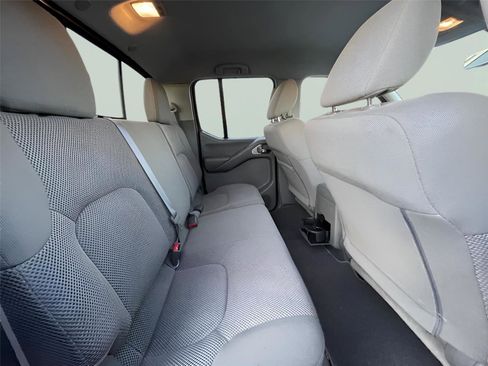 Used 2020 Nissan Frontier SV w/ Midnight Edition Floor Mats image 20