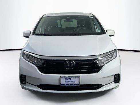 Used 2023 Honda Odyssey Touring image 2