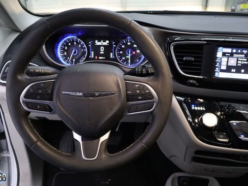 Used 2024 Chrysler Voyager LX image 18