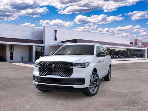 New 2026 Lincoln Navigator L Reserve AWD/4WD image 2