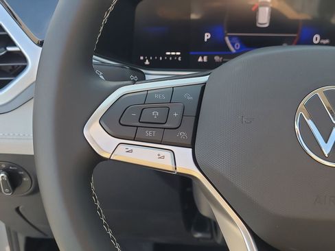 New 2026 Volkswagen Taos SE image 29