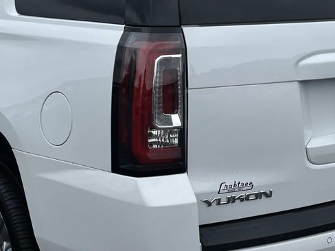 Used 2018 GMC Yukon SLT AWD/4WD image 5
