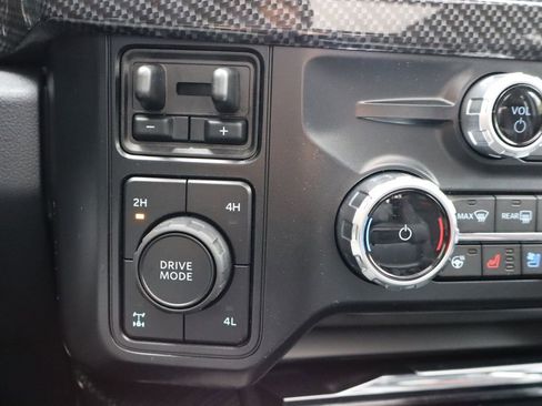 New 2026 Ford F250 Lariat w/ Black Appearance Package AWD/4WD image 41