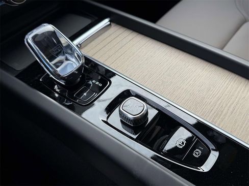 New 2026 Volvo XC60 B5 Plus w/ Protection Package Premier image 6