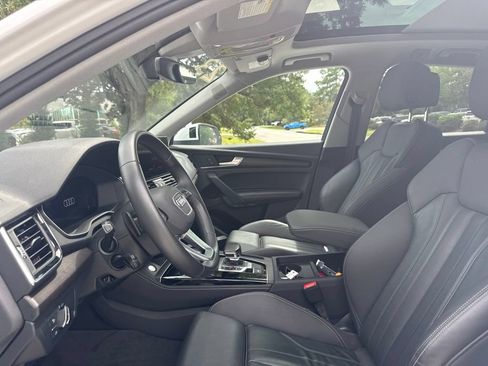 Used 2023 Audi Q5 e Premium Plus w/ Premium Plus Package AWD/4WD image 11