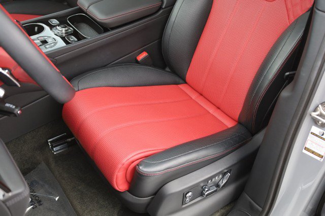 Used 2023 Bentley Bentayga AWD/4WD image 26