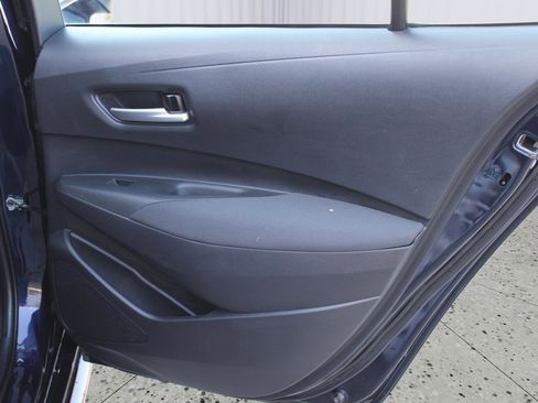 Used 2021 Toyota Corolla LE image 37