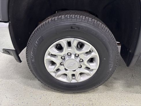 Used 2020 Chevrolet Silverado 2500 LTZ image 9