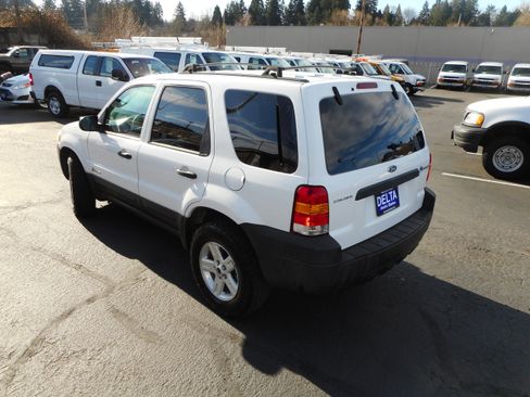 Used 2005 Ford Escape 4WD Hybrid image 10