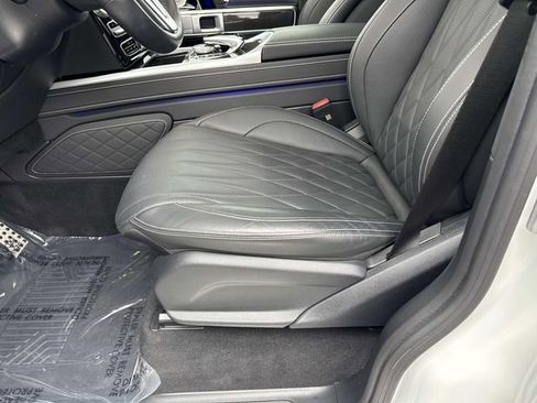 Used 2022 Mercedes-Benz G 550 image 12