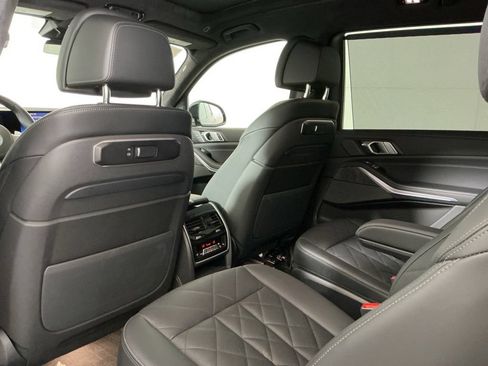 Certified 2025 BMW X7 xDrive40i w/ M Sport Package AWD/4WD image 14