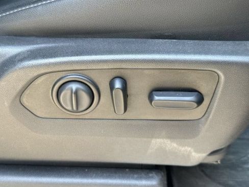 Used 2019 GMC Sierra 1500 SLT RWD image 30