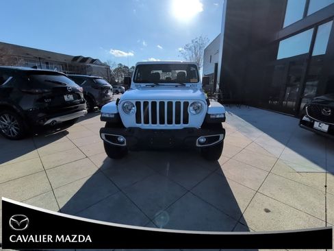 Used 2023 Jeep Gladiator Sport image 2