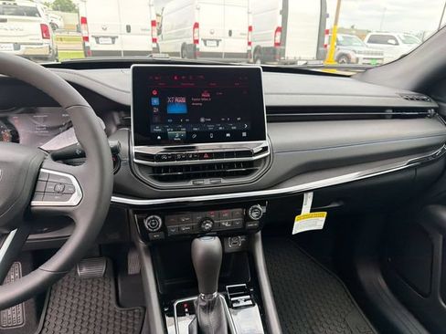 New 2026 Jeep Compass Latitude AWD/4WD image 17
