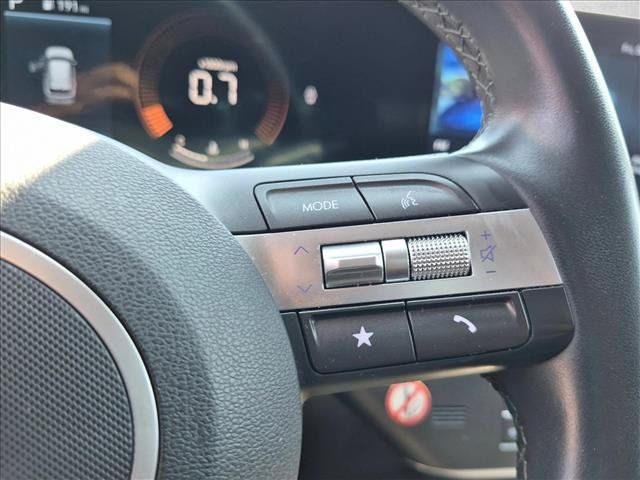Used 2025 Hyundai Kona SEL FWD image 12