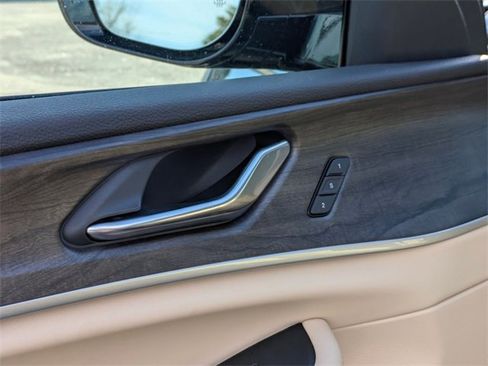 New 2026 Jeep Grand Cherokee Limited w/ Luxury Tech Group II image 13