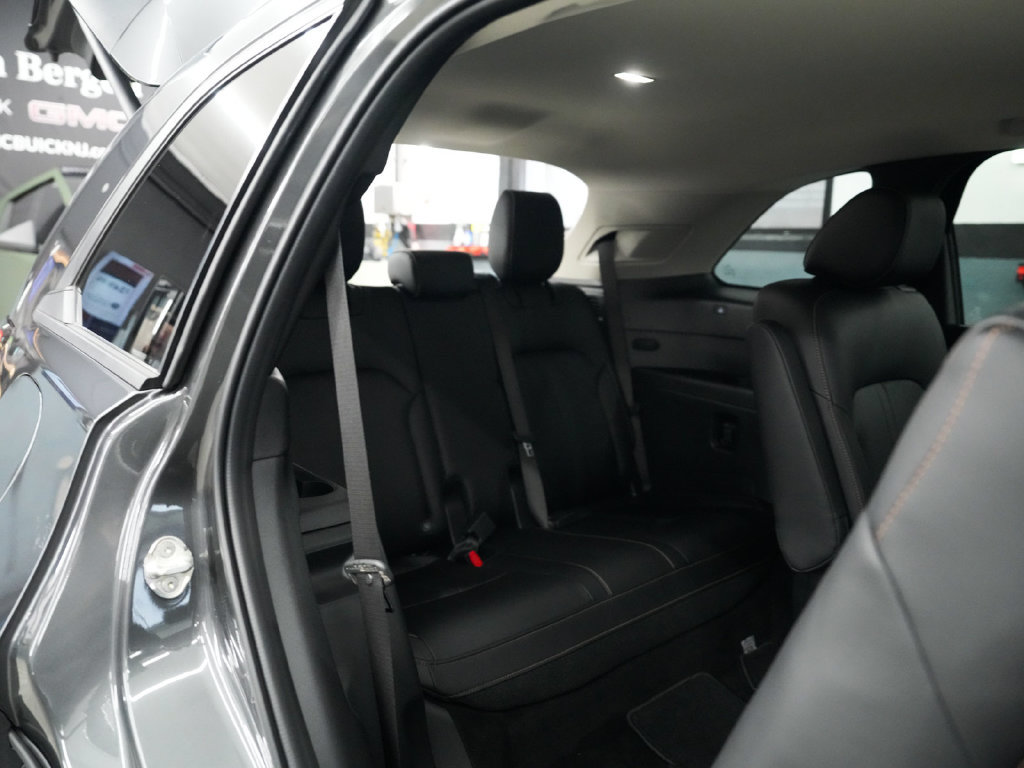 Used 2024 MAZDA CX-90 Plug-In Hybrid w/ Preferred AWD/4WD image 38