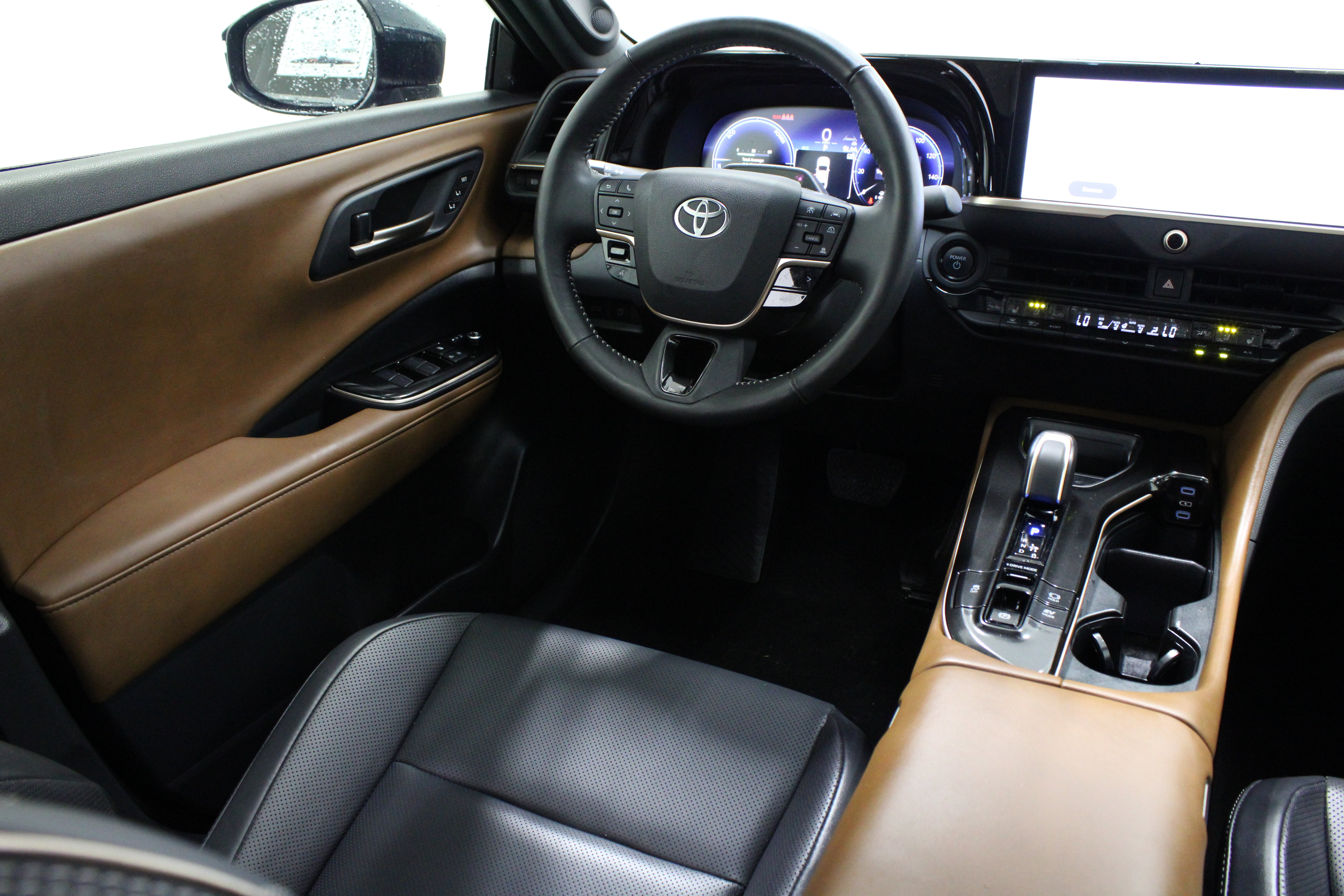 Used 2025 Toyota Crown w/ Advanced Technology Package AWD/4WD image 32