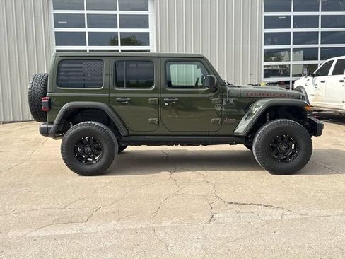 Used 2021 Jeep Wrangler Unlimited Rubicon AWD/4WD image 2