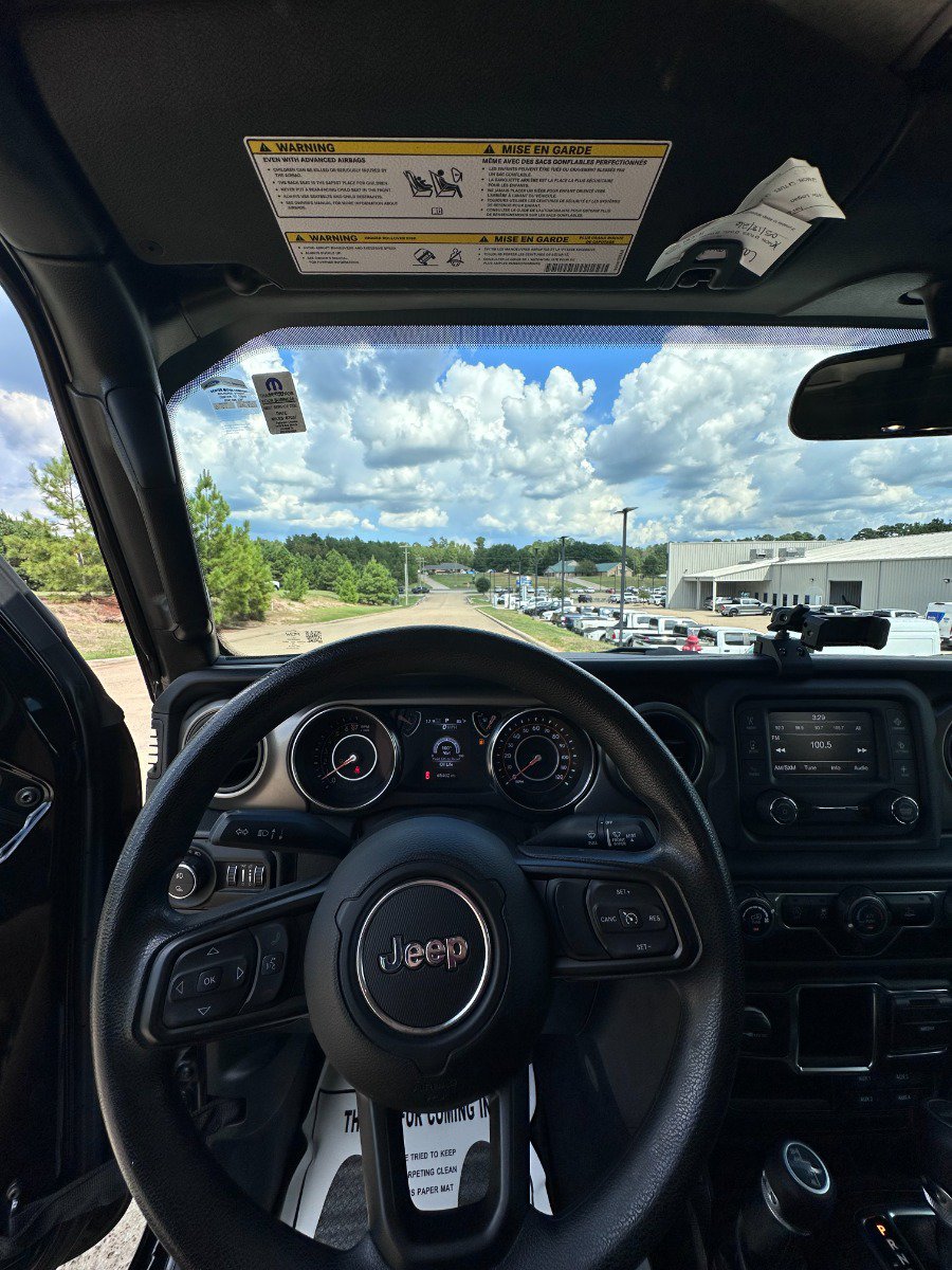 Used 2021 Jeep Gladiator Sport AWD/4WD image 9