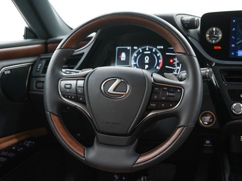 Used 2025 Lexus ES 350 w/ Luxury Package FWD image 15