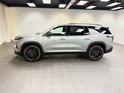 New 2026 Chevrolet Traverse LT w/ Midnight/Sport Edition image 2