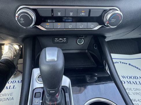 New 2025 Nissan Altima 2.5 SR image 18