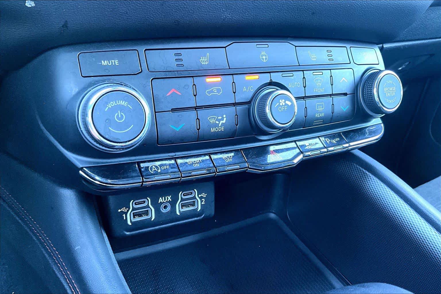 Used 2025 Dodge Durango GT RWD image 28