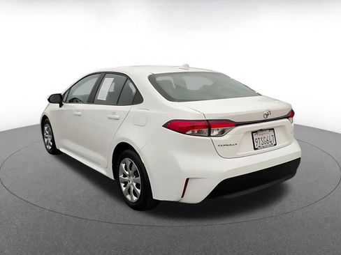 Used 2025 Toyota Corolla LE image 11