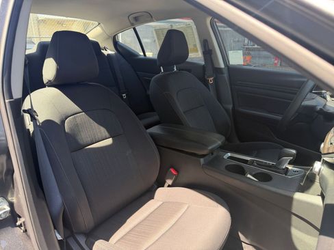 Used 2025 Nissan Altima 2.5 SV image 36